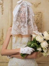 Locked Hearts Veil - White