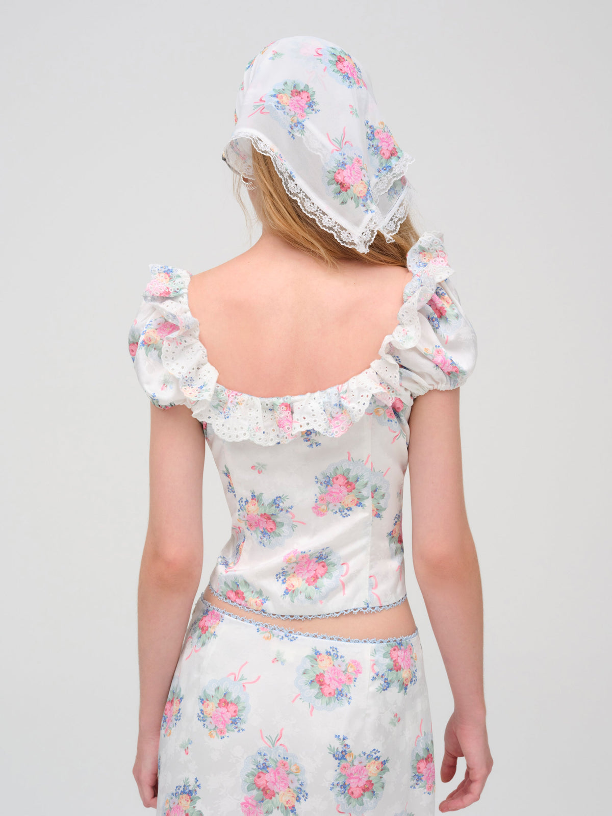 Doily Bouquet Short Sleeve Top - White