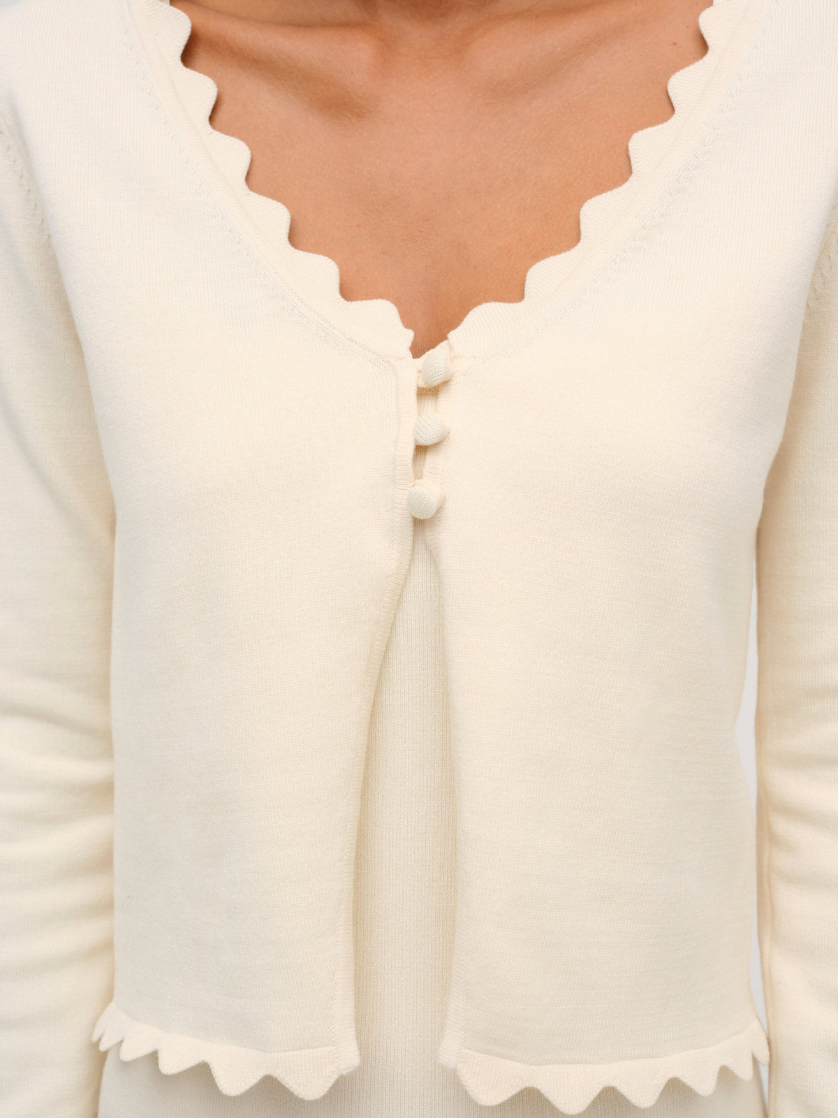 Sisi Scallop Knit Cardigan - Cream