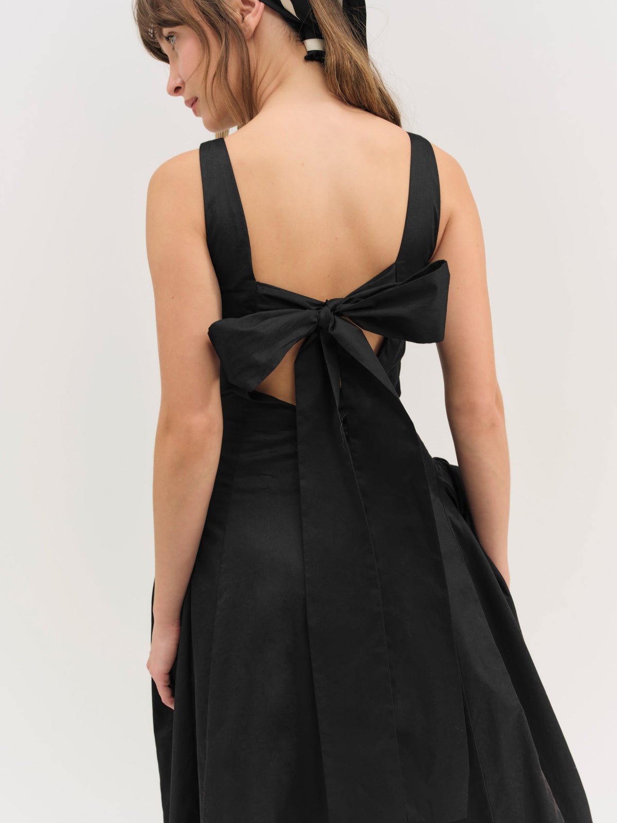 Evanie Structured Midi Dress - Black