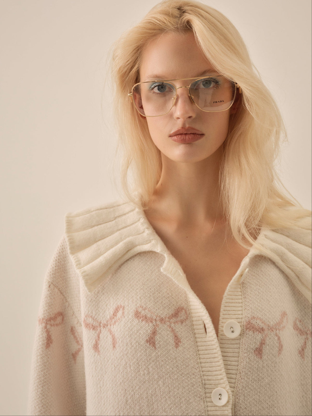 Bow Intarsia Knit Sweater - White