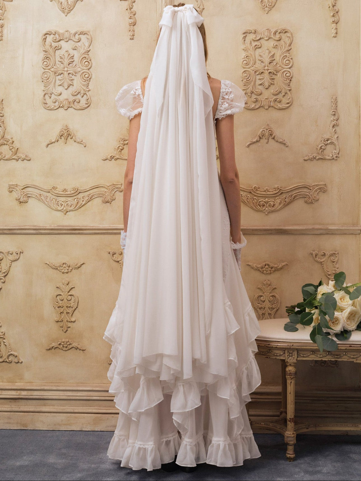 Tahlia Veil - White