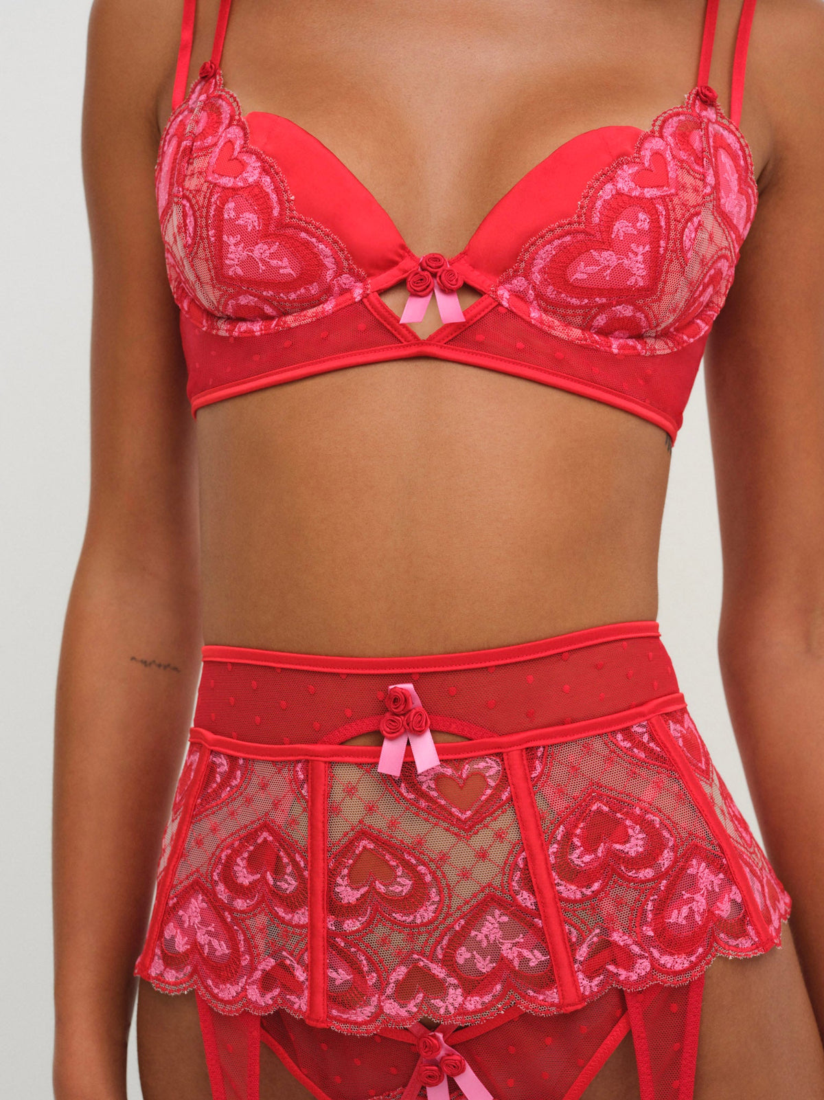 Heartbeat Garter Belt - Red