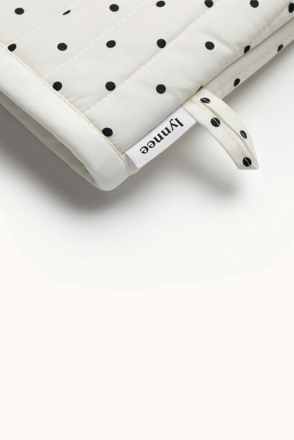 Lady Dot Oven Mitt & Pot Holder Set - lady-dot-oven-mitt-pot-holder-set